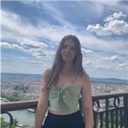 ¡Aprende inglés de manera divertida y efectiva! Ofrezco clases personalizadas para todas las edades. Desde niños hasta adultos, todos son bienvenidos. Mejora tus habilidades en conversación, gramática y comprensión oral. ¡Vamos juntos hacia el dominio del